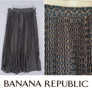 BANANA REPUBLIC MAXI SKIRT. OCTAGON PATTERN. LINED, SOFT, PLEATED SKIRT. NWT